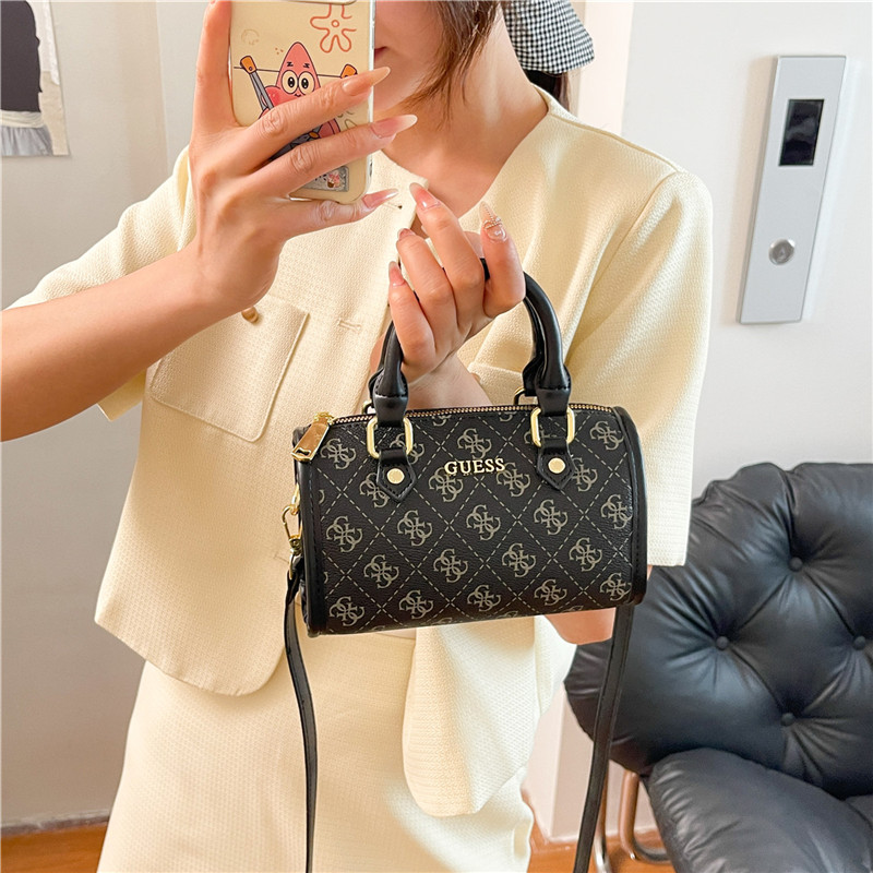 Modern Chic All-Season PU/Artificial Leather/Microfiber Leather, Cloth / Textile Women's Handbags Other Bags | Color: Black | Image 3