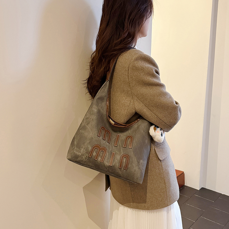 Modern Chic All-Season PU/Artificial Leather/Microfiber Leather Women's Handbags Other Bags | Color: Black | Image 2