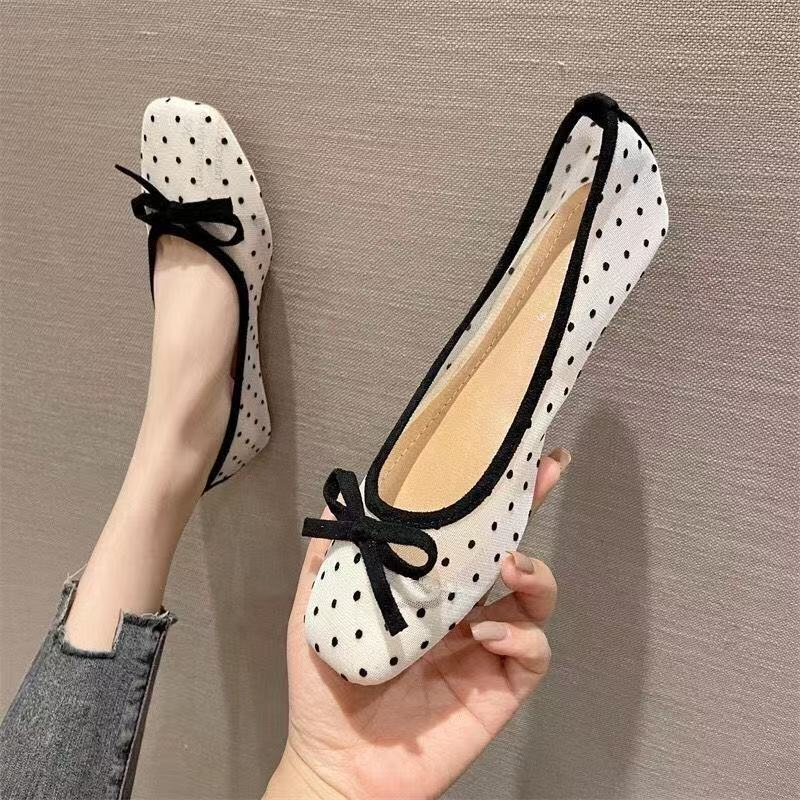 Modern Chic All-Season Lace/Mesh Women's Flat Shoes | Color: Beige | Image 3
