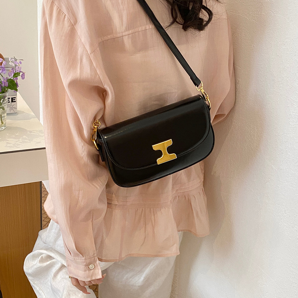 Modern Chic All-Season PU/Artificial Leather/Microfiber Leather Women's Shoulder Bags Other Bags | Color: Black | Image 2