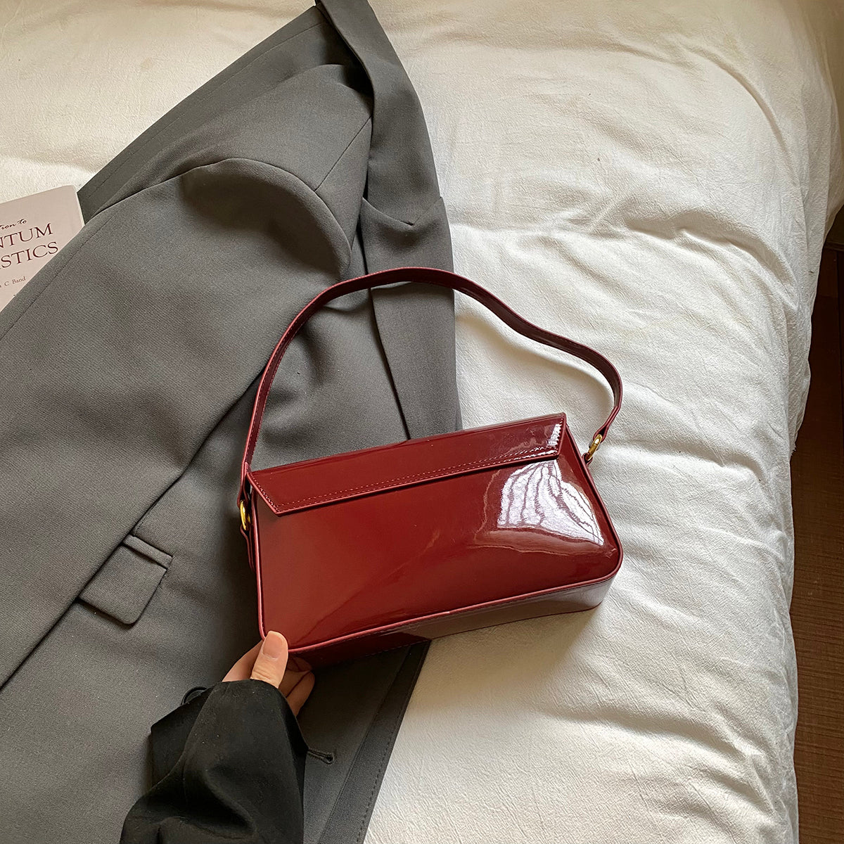 Modern Chic All-Season PU/Artificial Leather/Microfiber Leather Women's Handbags Other Bags | Color: Red | Image 3