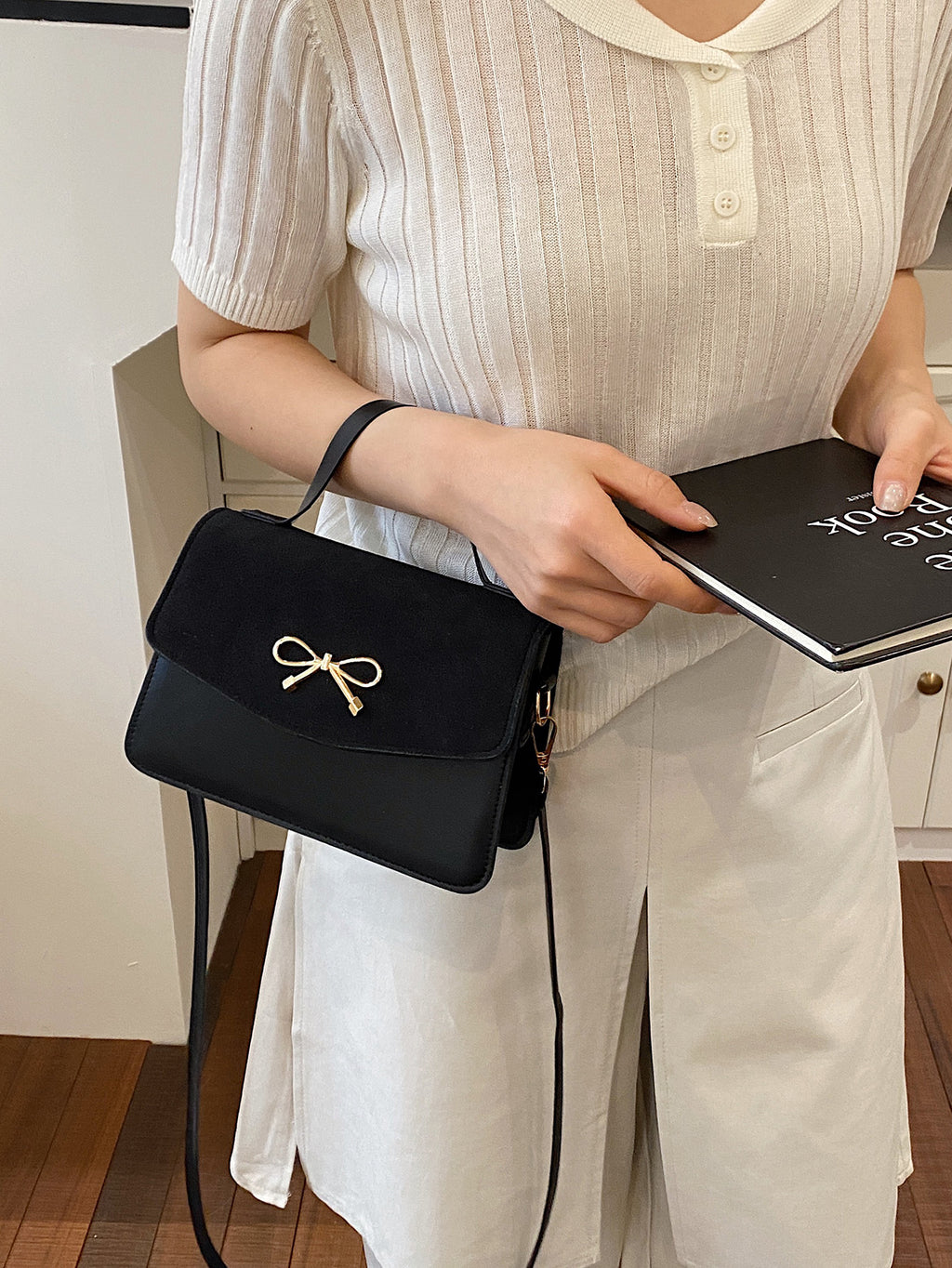 Modern Chic All-Season PU/Artificial Leather/Microfiber Leather Women's Crossbody Bags Other Bags | Color: Black | Image 3