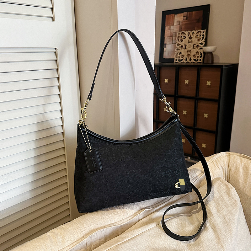 Modern Chic All-Season PU/Artificial Leather/Microfiber Leather Women's Handbags Other Bags | Color: Black | Image 1