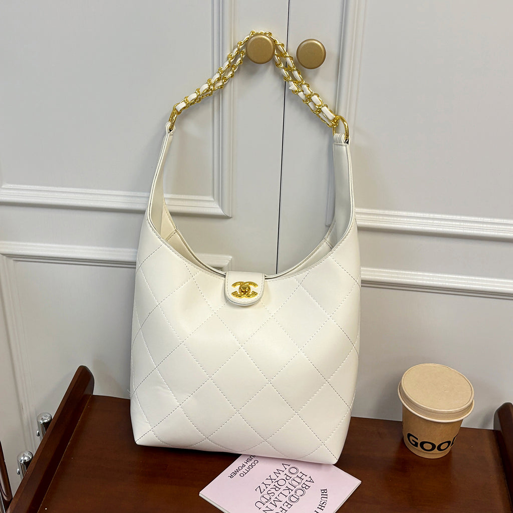 Modern Chic All-Season PU/Artificial Leather/Microfiber Leather Women's Handbags Tote Bags | Color: White | Image 1
