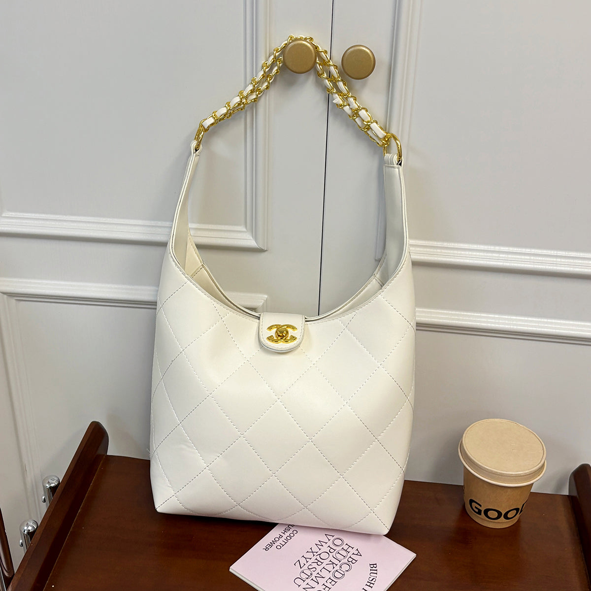 Modern Chic All-Season PU/Artificial Leather/Microfiber Leather Women's Handbags Tote Bags | Color: White | Image 1