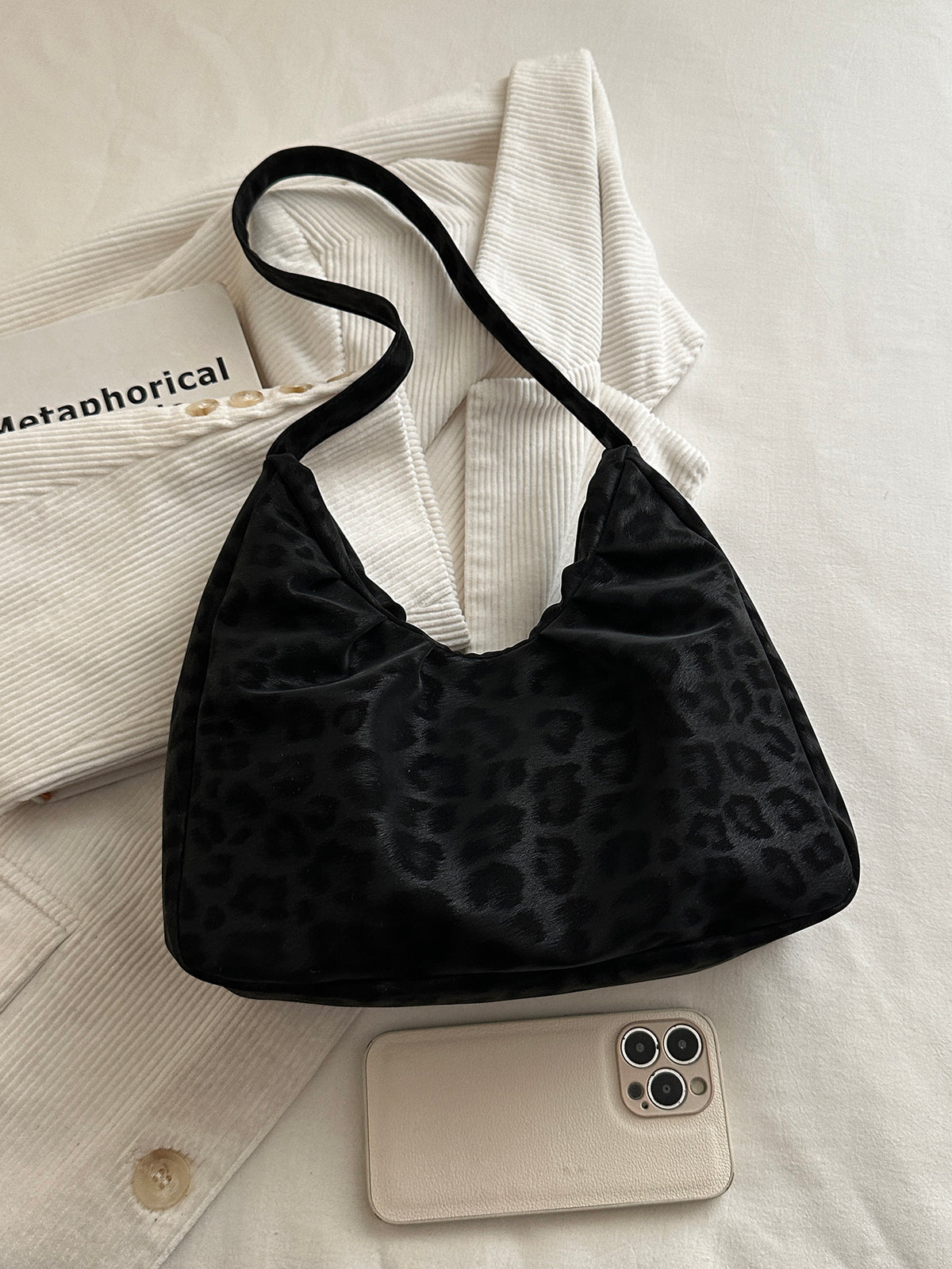 Modern Chic All-Season PU/Artificial Leather/Microfiber Leather Women's Shoulder Bags Tote Bags | Color: Black | Image 3