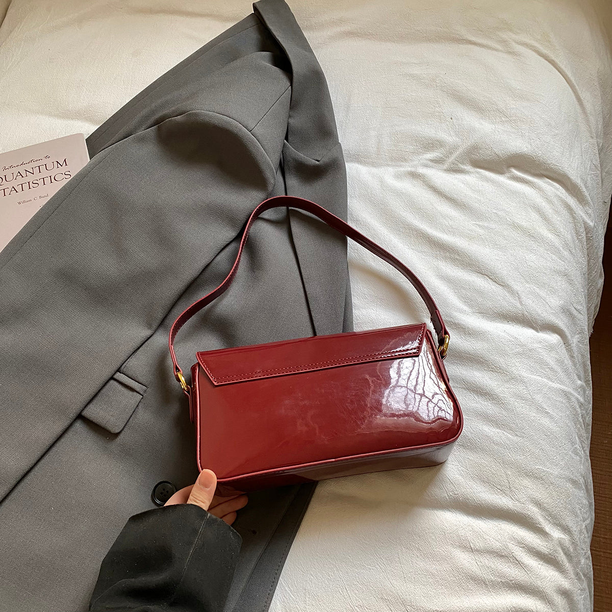 Modern Chic All-Season PU/Artificial Leather/Microfiber Leather Women's Handbags Other Bags | Color: Red | Image 3