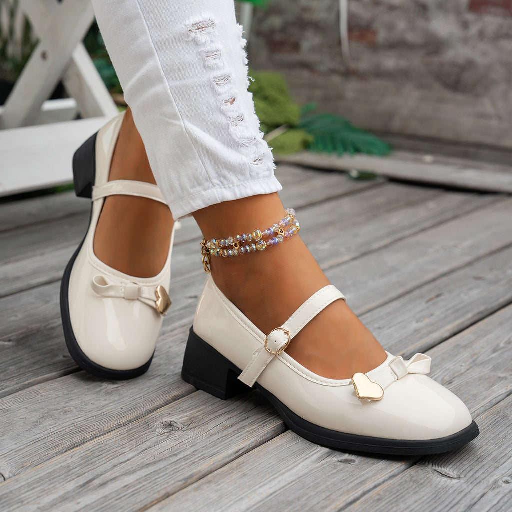 Modern Chic All-Season PU/Artificial Leather/Microfiber Leather Women's Flat Shoes | Color: White | Image 1