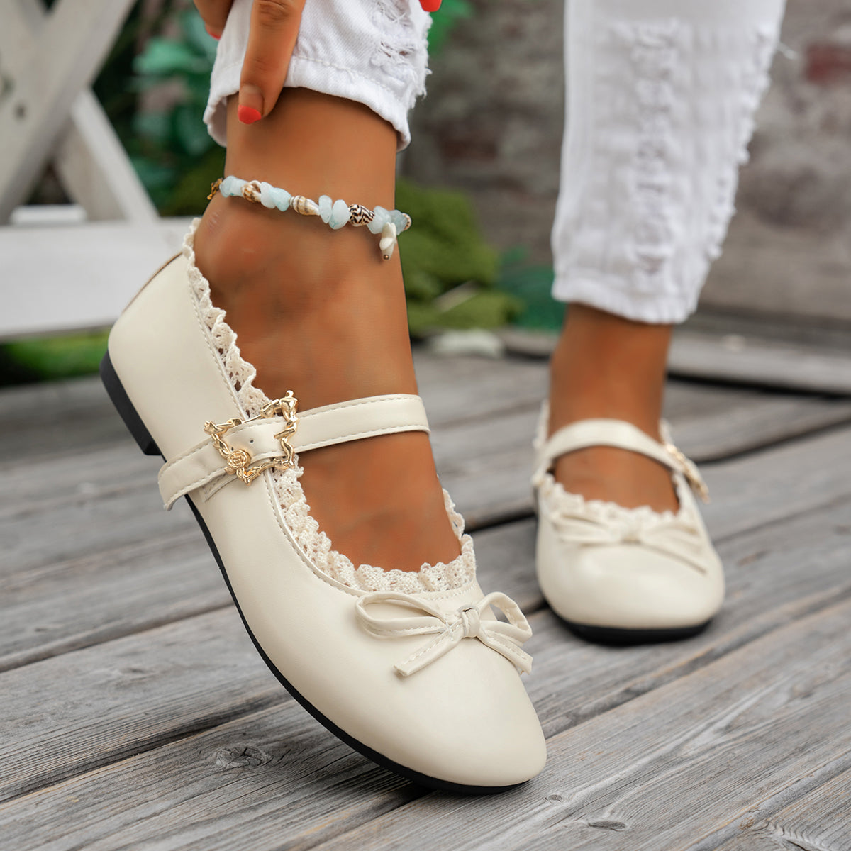 Modern Chic All-Season PU/Artificial Leather/Microfiber Leather Women's Flat Shoes | Color: White | Image 1