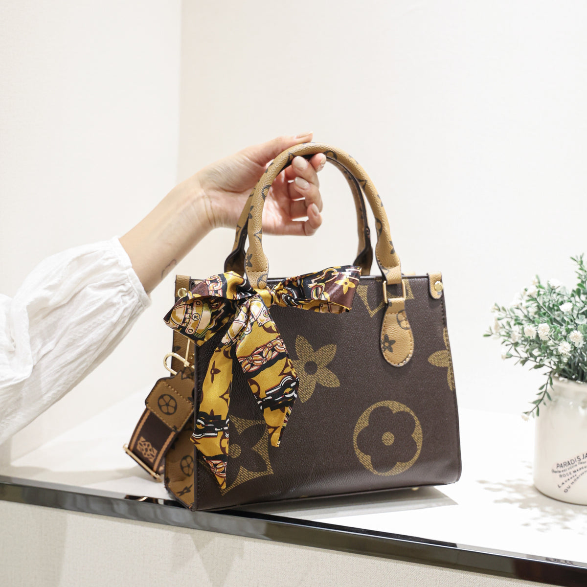 Modern Chic All-Season PU/Artificial Leather/Microfiber Leather Women's Crossbody Bags Other Bags | Color: Deep Brown | Image 3