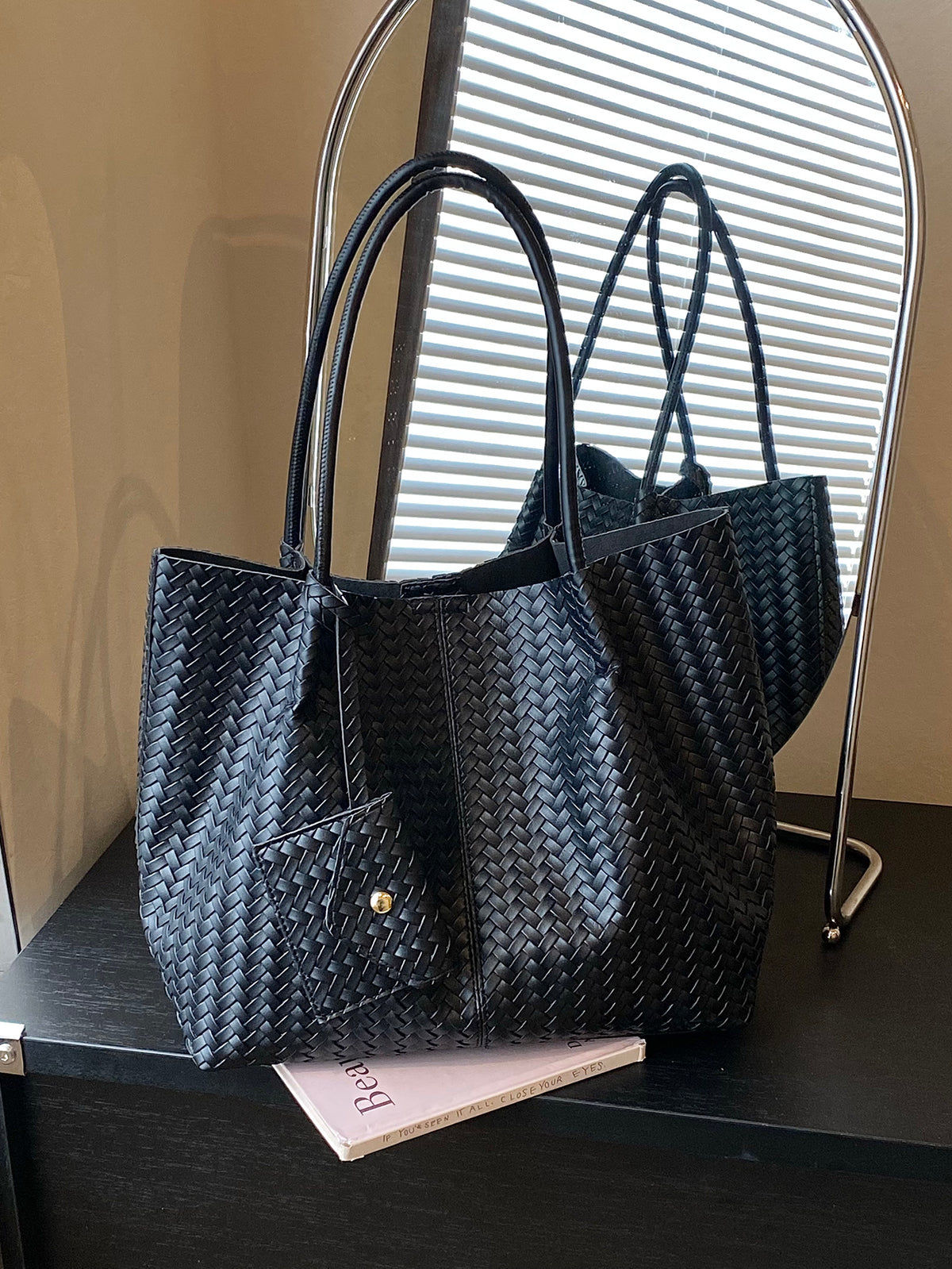 Trendy All-Season PU/Artificial Leather/Microfiber Leather Women's Shoulder Bags Tote Bags | Color: Black | Image 2