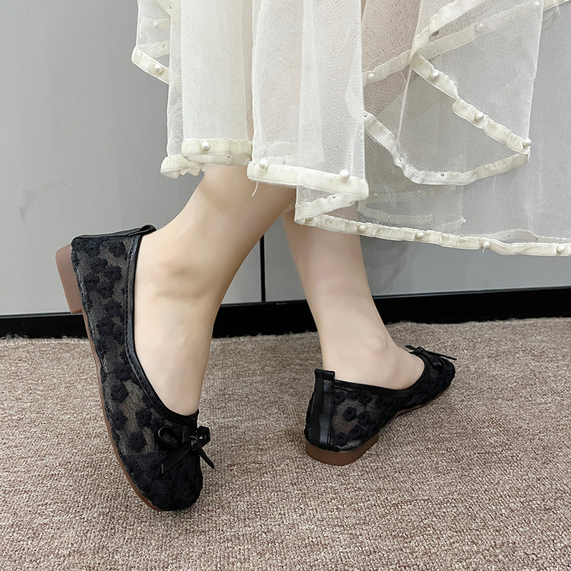 Modern Chic All-Season Lace/Mesh Women's Flat Shoes | Color: Black | Image 3