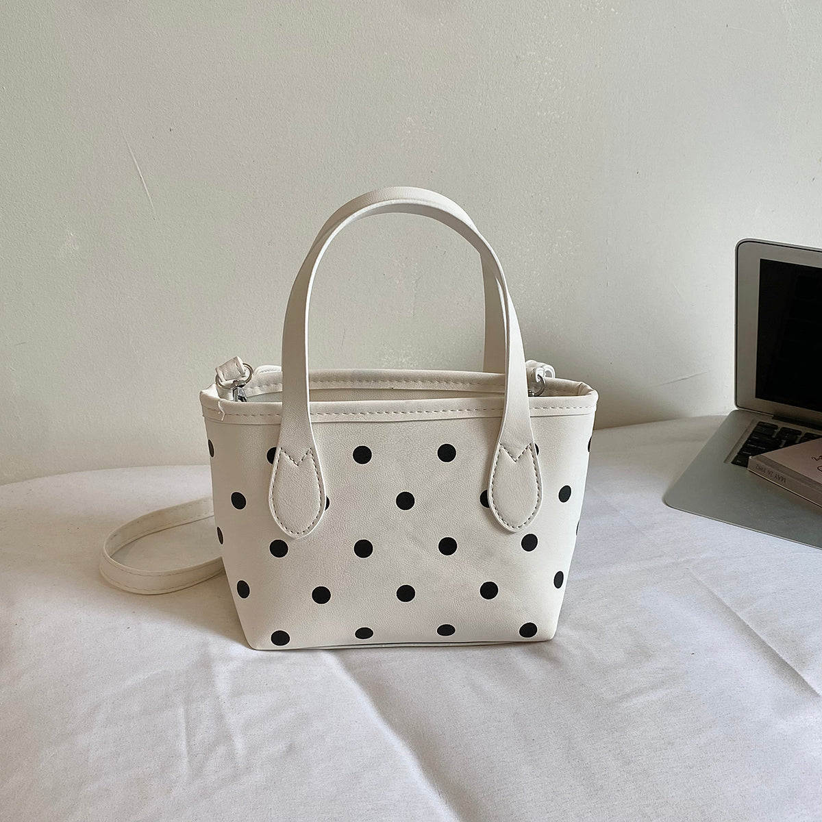Modern Chic All-Season PU/Artificial Leather/Microfiber Leather Women's Crossbody Bags Other Bags | Color: White | Image 3