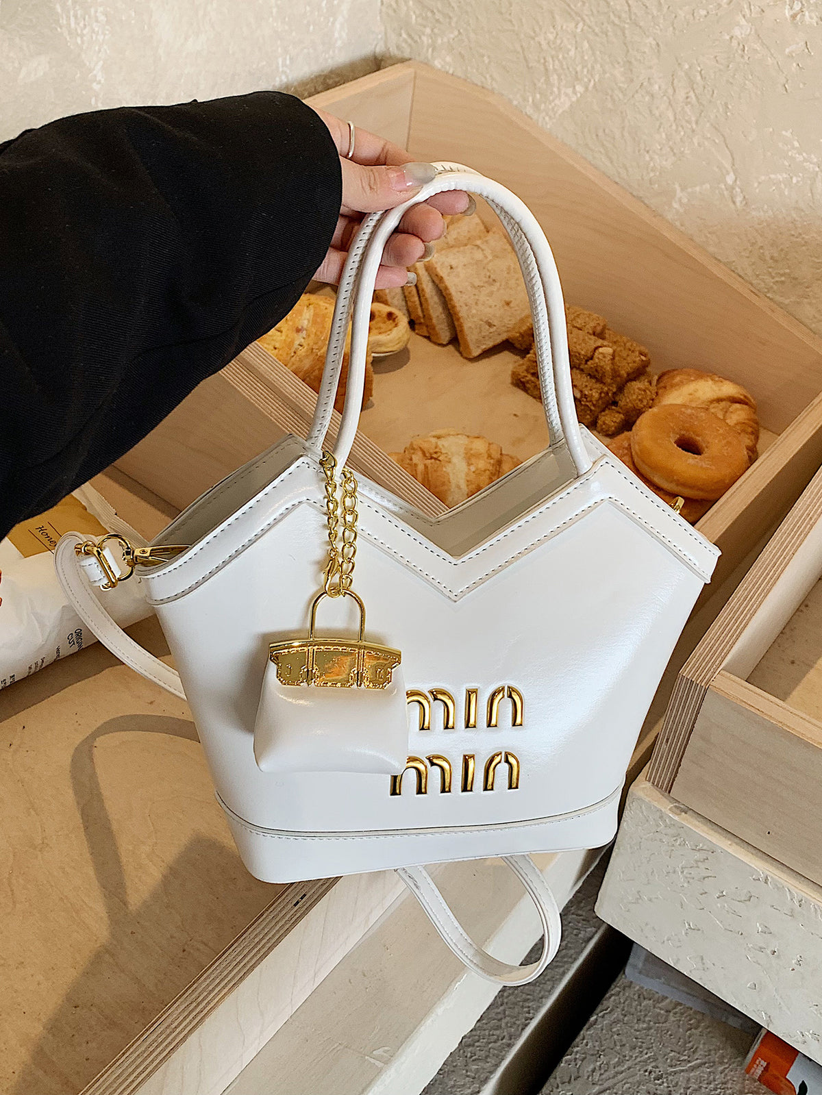 Modern Chic All-Season PU/Artificial Leather/Microfiber Leather Women's Crossbody Bags Other Bags | Color: White | Image 3