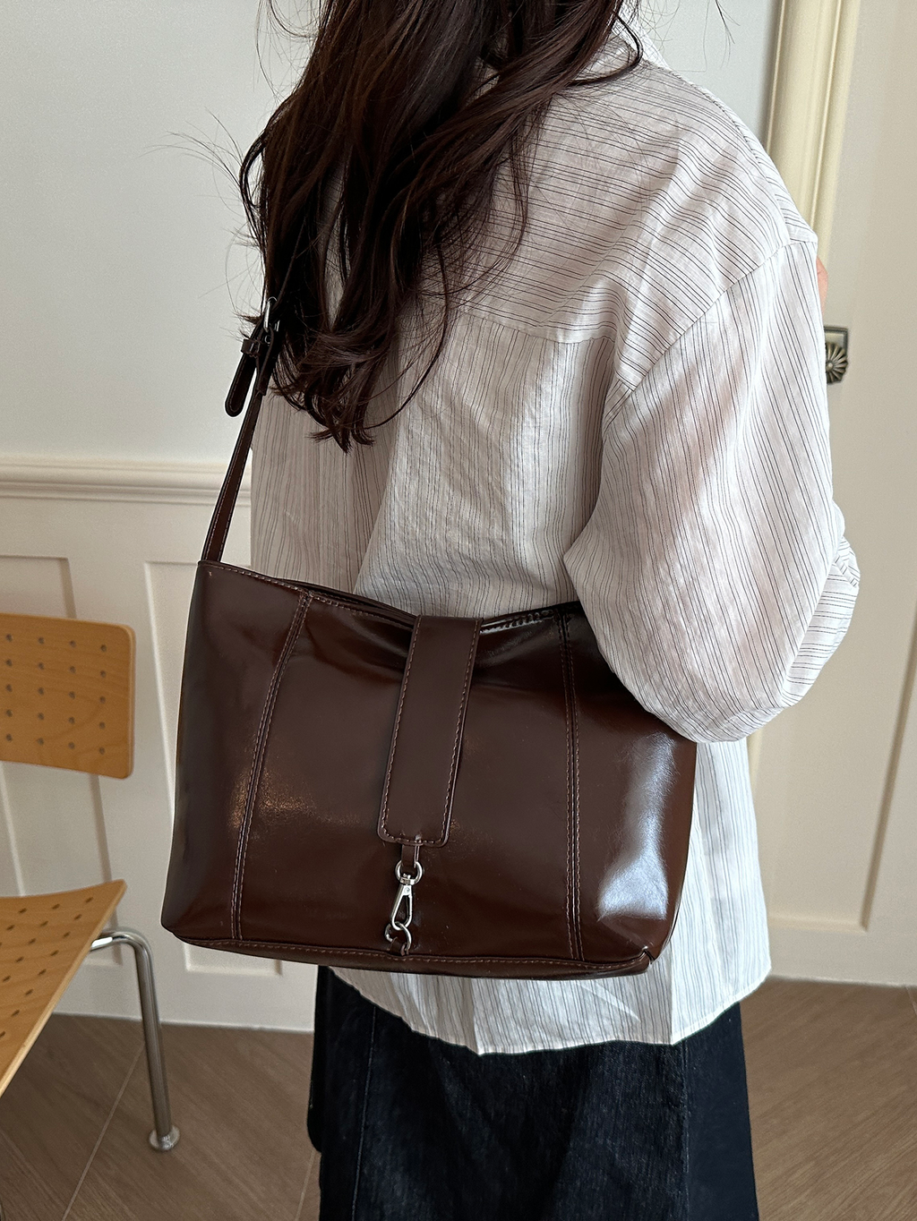 Modern Chic All-Season PU/Artificial Leather/Microfiber Leather Women's Crossbody Bags Other Bags | Color: Coffee | Image 1