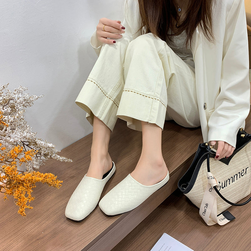 Modern Chic All-Season PU/Artificial Leather/Microfiber Leather Women's Flat Slippers | Color: Apricot | Image 2