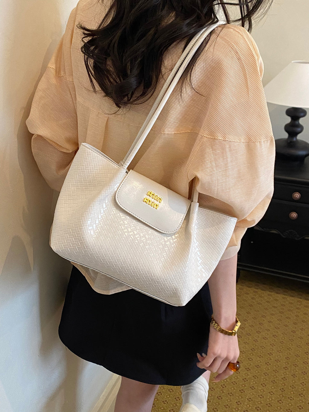 Modern Chic All-Season PU/Artificial Leather/Microfiber Leather Women's Shoulder Bags Other Bags | Color: White | Image 1