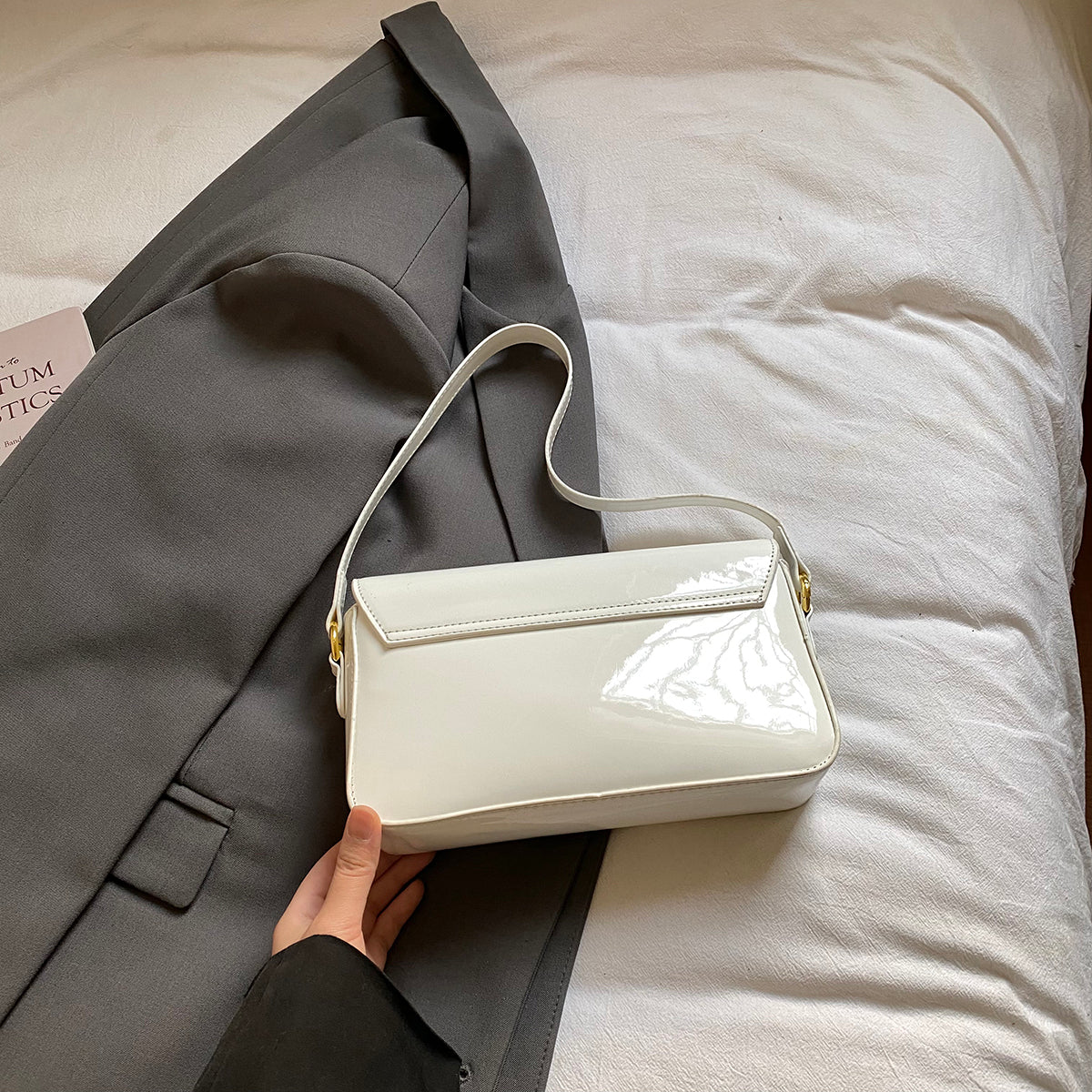Modern Chic All-Season PU/Artificial Leather/Microfiber Leather Women's Handbags Other Bags | Color: White | Image 3