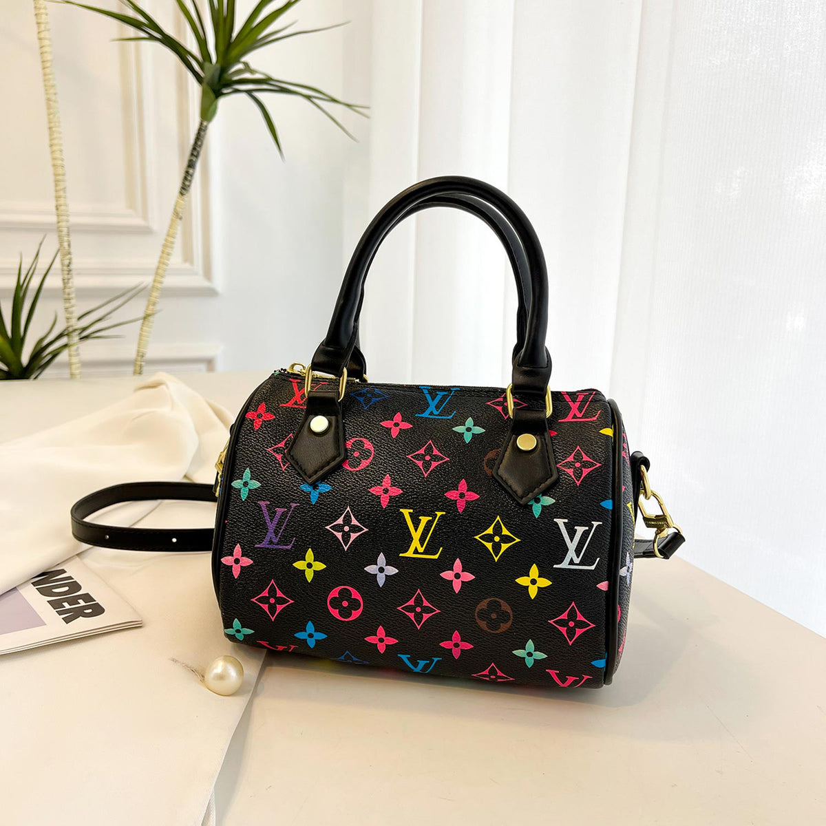 Modern Chic All-Season PU/Artificial Leather/Microfiber Leather Women's Handbags Other Bags | Color: Black | Image 3