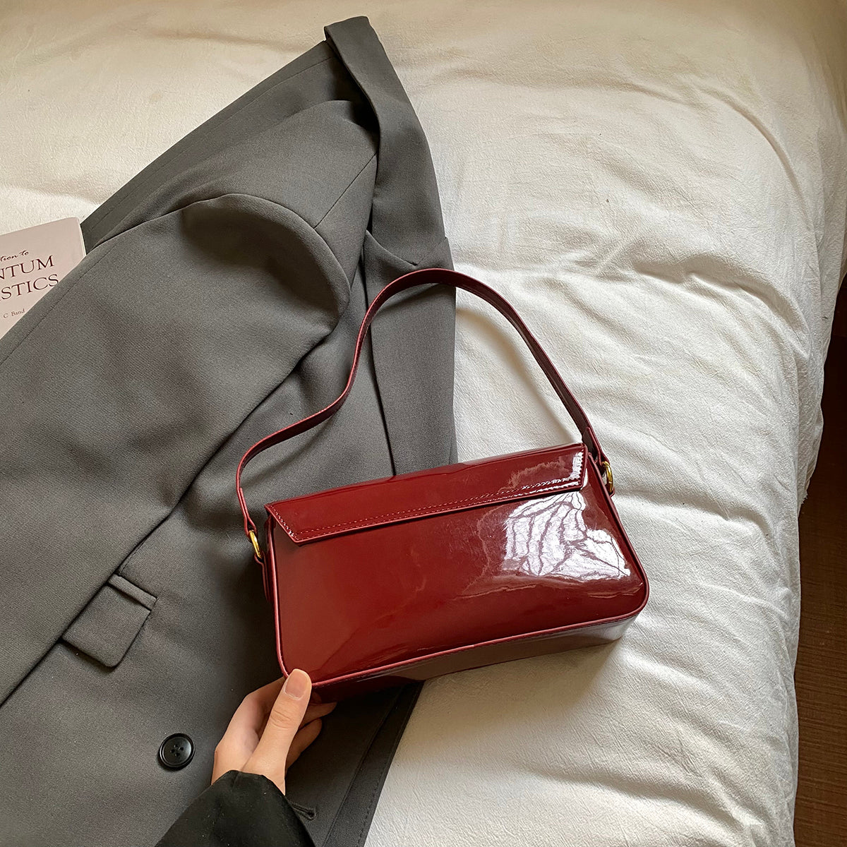 Modern Chic All-Season PU/Artificial Leather/Microfiber Leather Women's Handbags Other Bags | Color: Red | Image 3