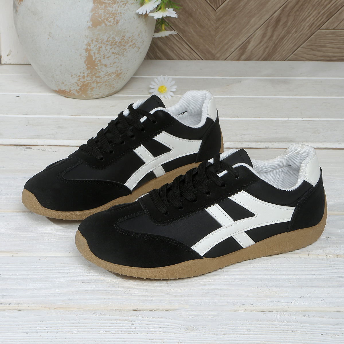 Modern Chic All-Season PU/Artificial Leather/Microfiber Leather, Net Women's Casual Shoes | Color: Black | Image 2