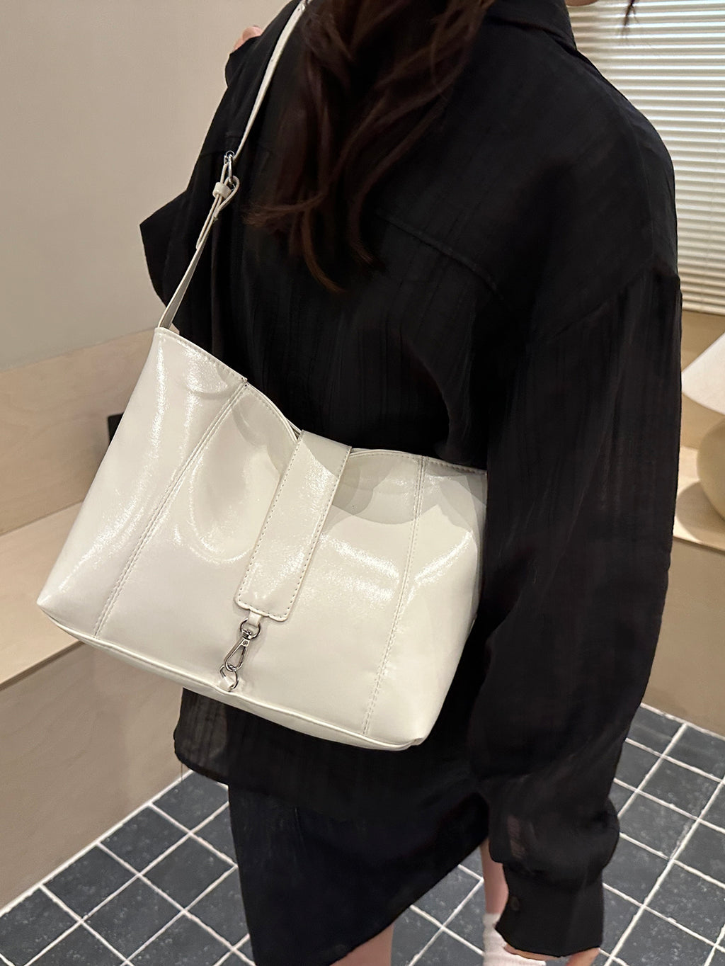 Modern Chic All-Season PU/Artificial Leather/Microfiber Leather Women's Crossbody Bags Other Bags | Color: White | Image 1