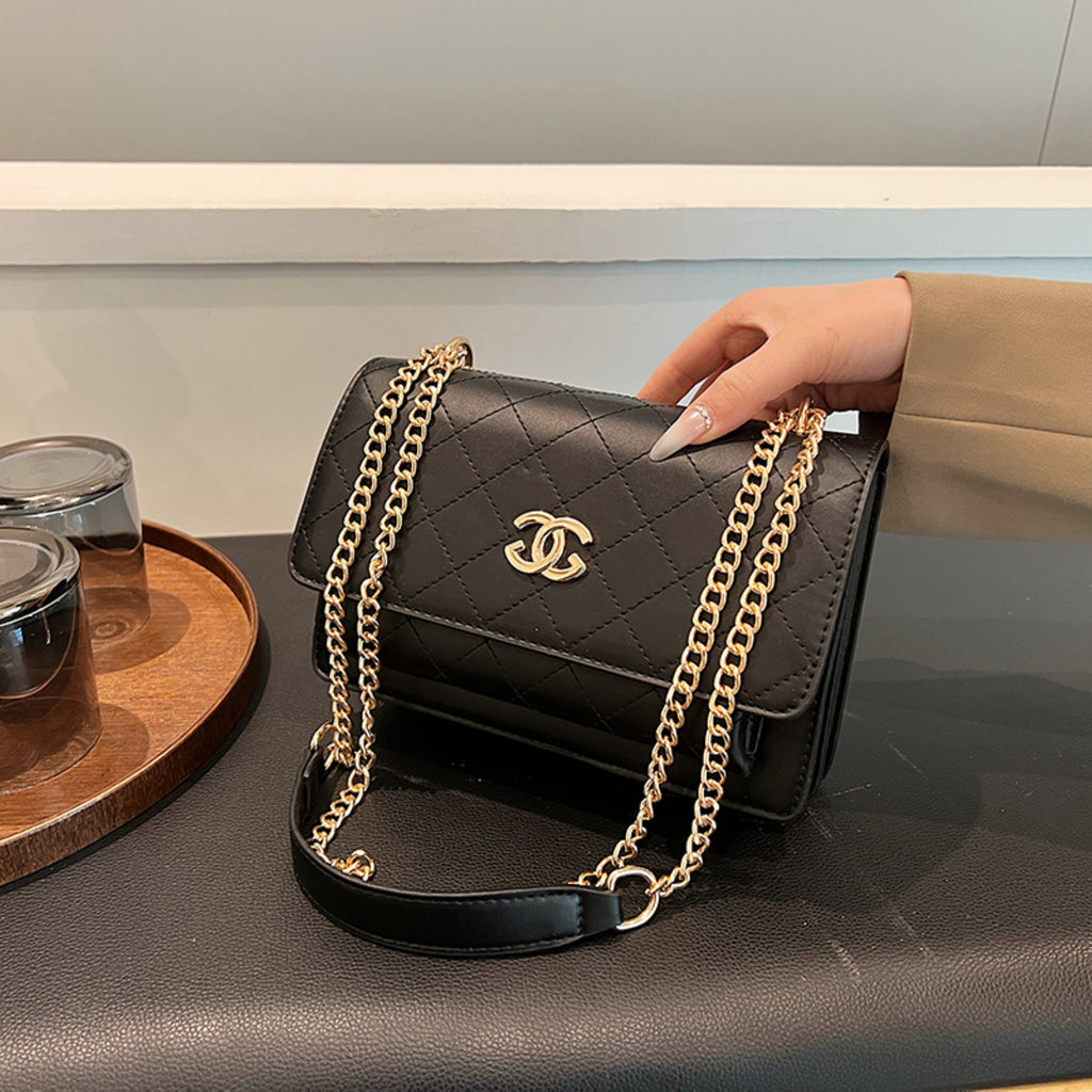 Modern Chic All-Season PU/Artificial Leather/Microfiber Leather Women's Handbags Other Bags | Color: Black | Image 1