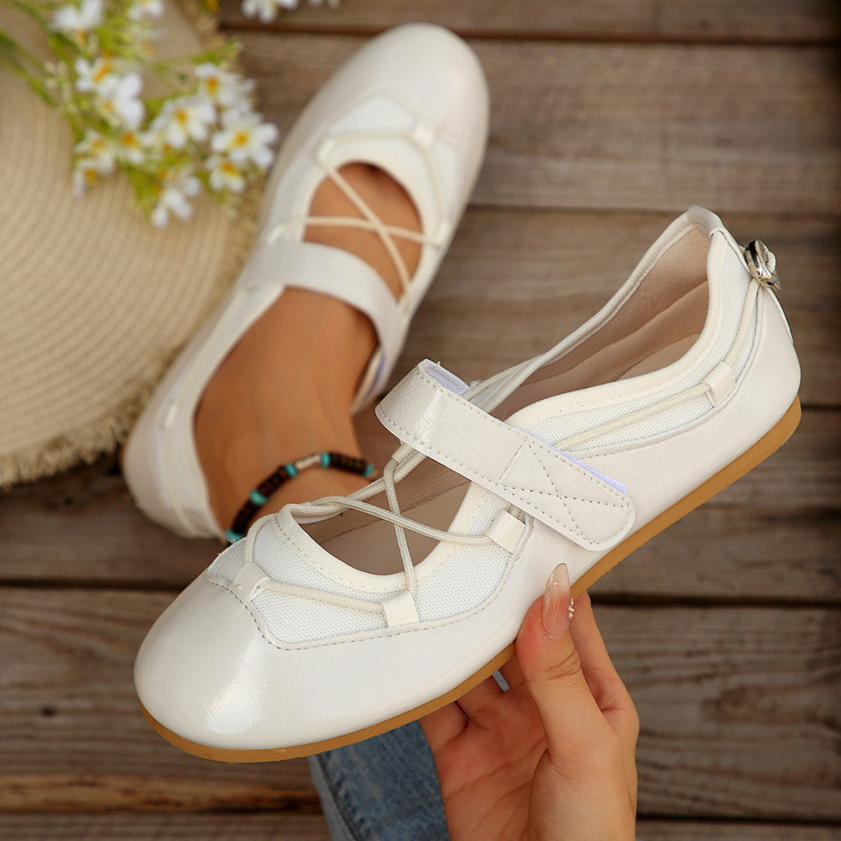 Modern Chic All-Season PU/Artificial Leather/Microfiber Leather Women's Flat Shoes | Color: Beige | Image 1