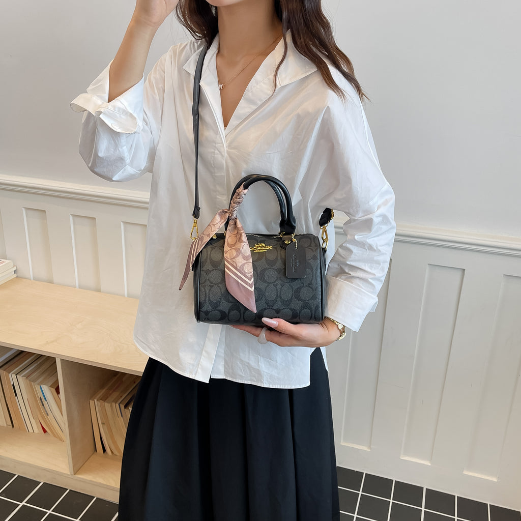 Modern Chic All-Season PU/Artificial Leather/Microfiber Leather Women's Crossbody Bags Other Bags | Color: Black | Image 1