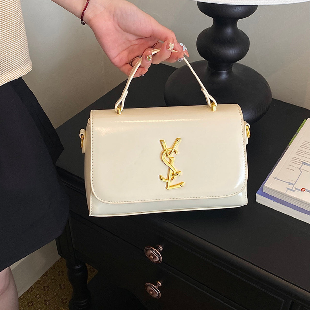 Modern Chic All-Season PU/Artificial Leather/Microfiber Leather Women's Handbags Other Bags | Color: White | Image 2