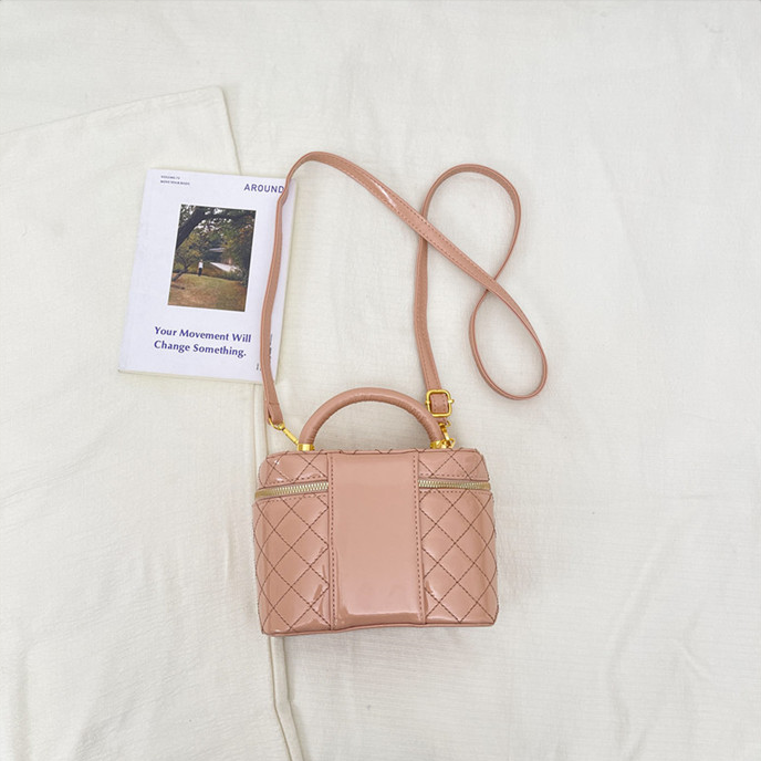 Modern Chic All-Season PU/Artificial Leather/Microfiber Leather Women's Crossbody Bags Box Bags | Color: Khaki | Image 1