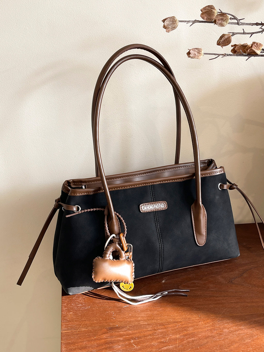 Modern Chic All-Season PU/Artificial Leather/Microfiber Leather, Suede/Oxford/Scrub Women's Shoulder Bags Tote Bags | Color: Black | Image 2