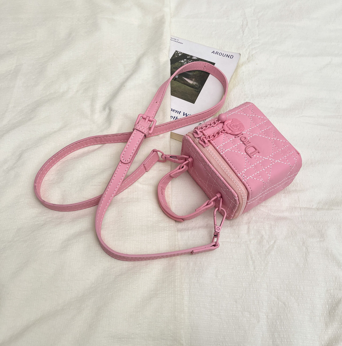 Modern Chic All-Season PU/Artificial Leather/Microfiber Leather Women's Handbags Other Bags | Color: Pink | Image 2