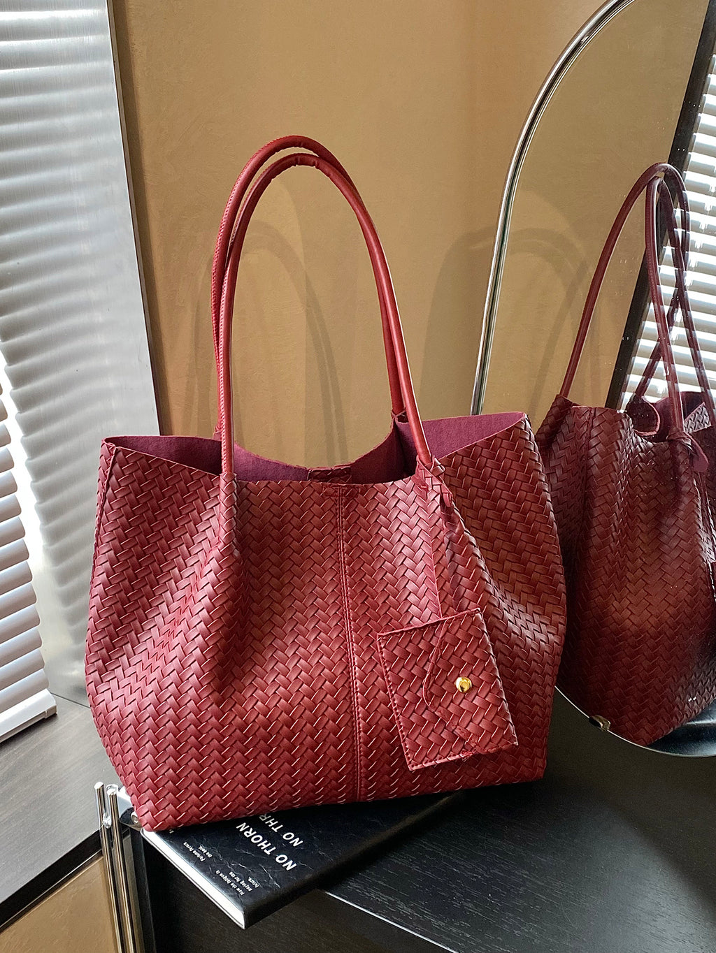 Trendy All-Season PU/Artificial Leather/Microfiber Leather Women's Shoulder Bags Tote Bags | Color: Brick Red | Image 2