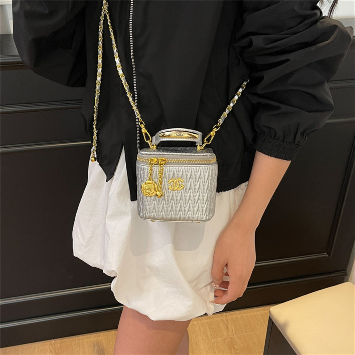 Modern Chic All-Season PU/Artificial Leather/Microfiber Leather Women's Handbags Box Bags | Color: Silver | Image 1