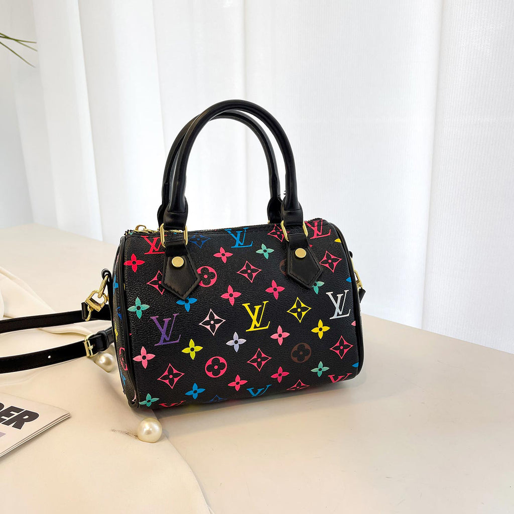 Modern Chic All-Season PU/Artificial Leather/Microfiber Leather Women's Handbags Other Bags | Color: Black | Image 1