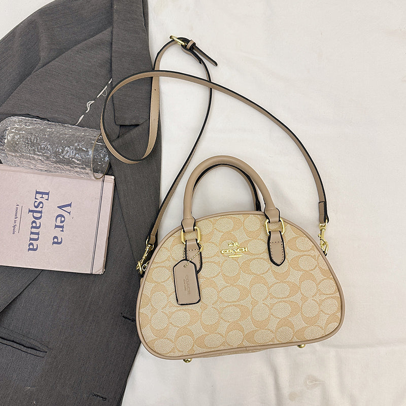 Modern Chic All-Season PU/Artificial Leather/Microfiber Leather Women's Handbags Other Bags | Color: Khaki | Image 3