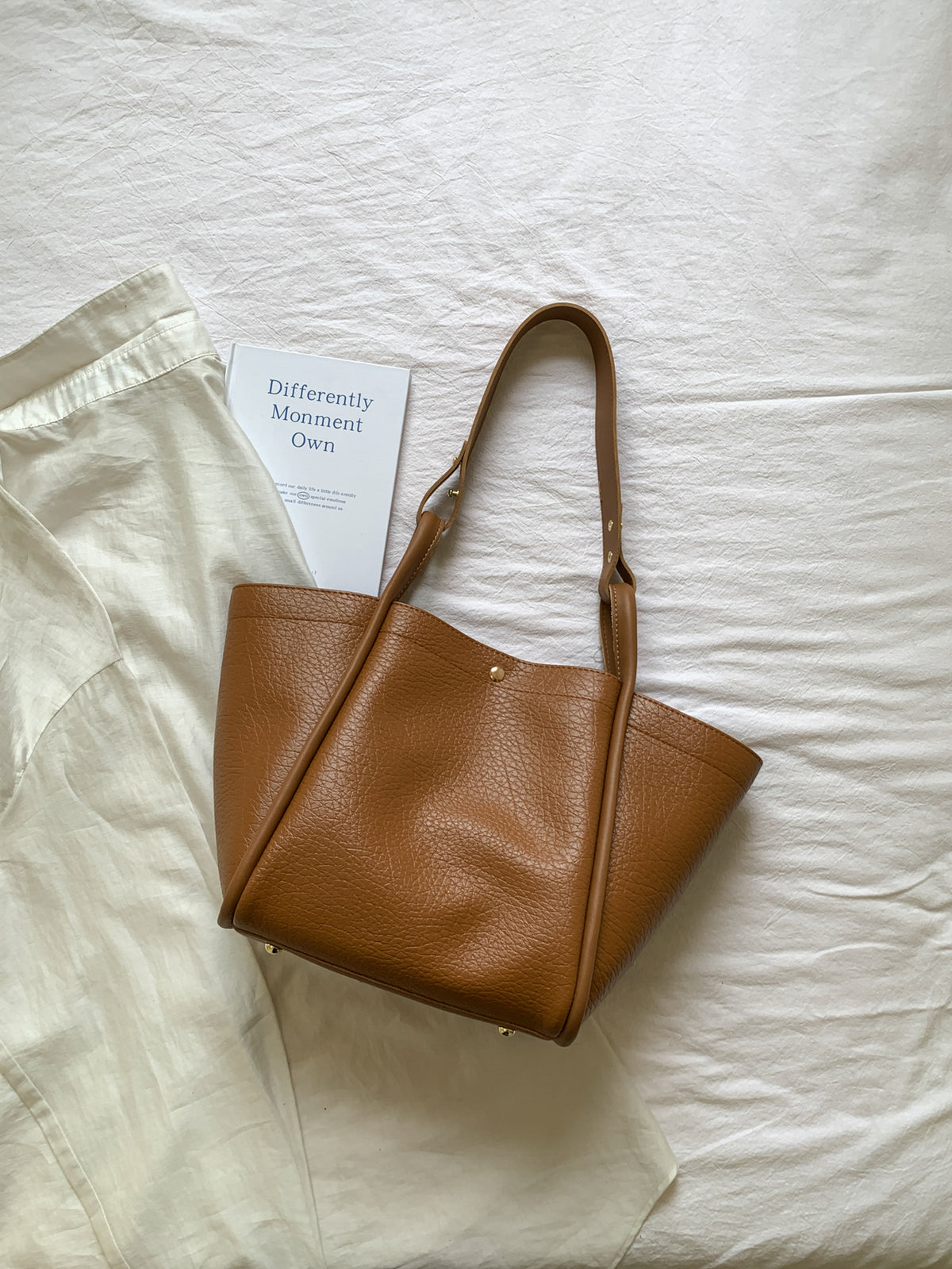 Quiet Luxury Autumn PU/Artificial Leather/Microfiber Leather Women's Shoulder Bags Tote Bags | Color: Khaki | Image 2