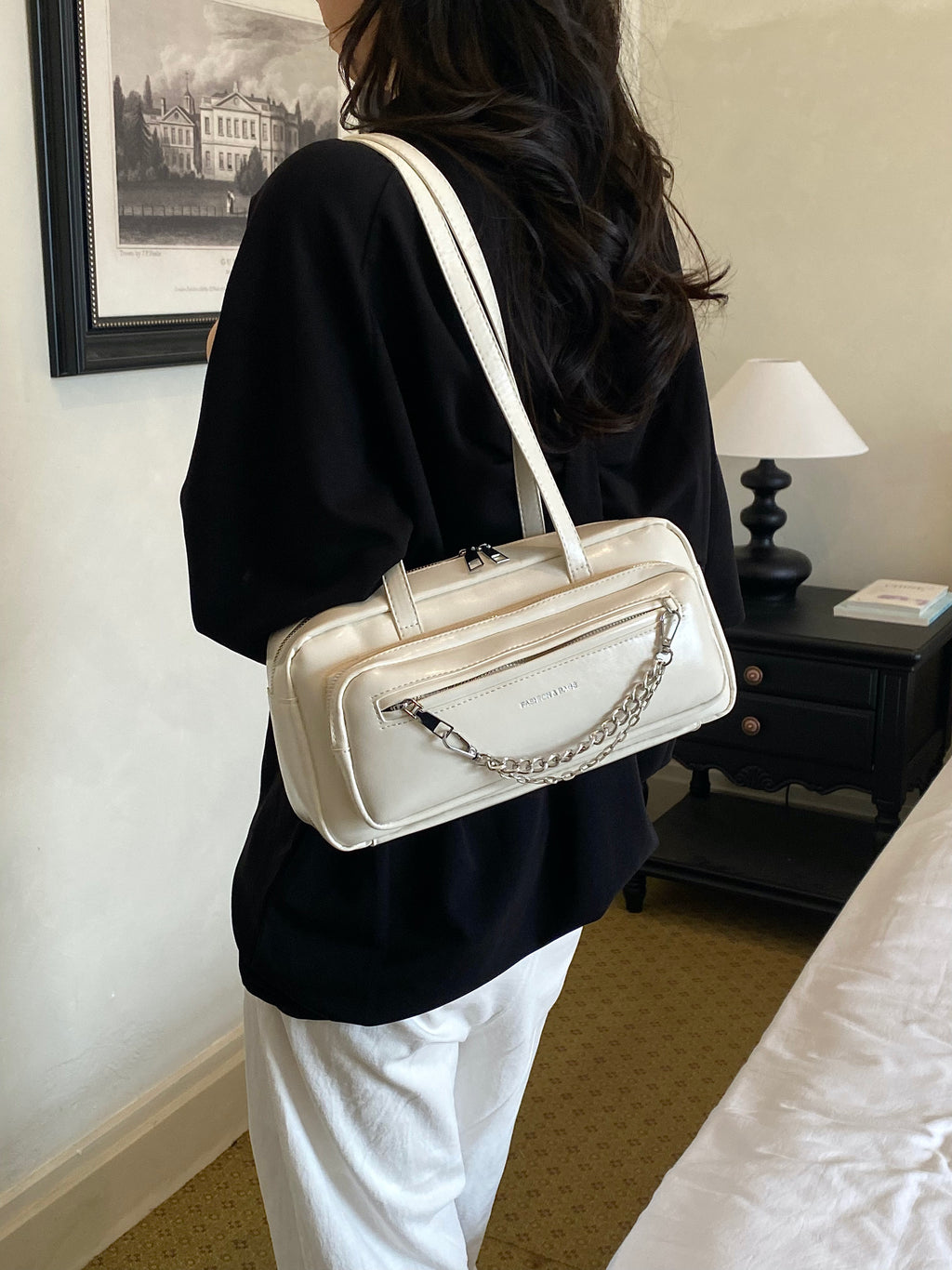 Modern Chic All-Season PU/Artificial Leather/Microfiber Leather Women's Shoulder Bags Other Bags | Color: White | Image 1