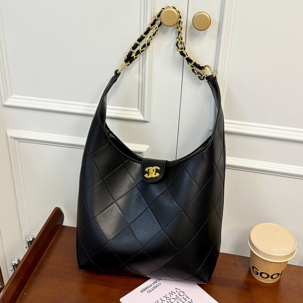 Modern Chic All-Season PU/Artificial Leather/Microfiber Leather Women's Handbags Tote Bags | Color: Black | Image 1