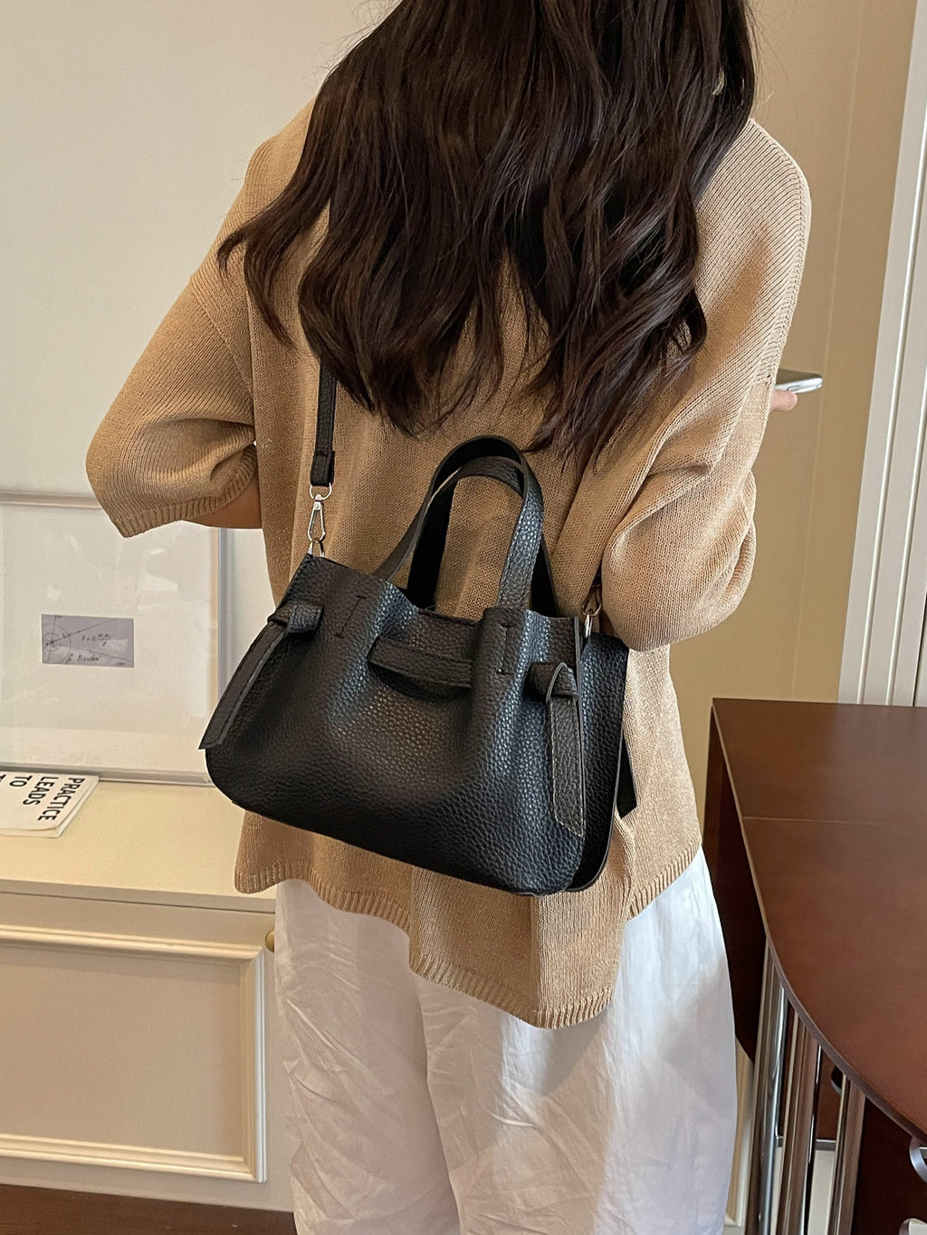 Modern Chic All-Season PU/Artificial Leather/Microfiber Leather Women's Shoulder Bags Other Bags | Color: Black | Image 3