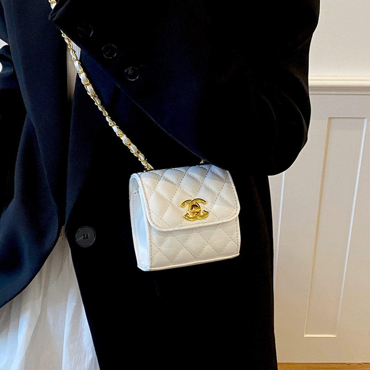 Modern Chic All-Season PU/Artificial Leather/Microfiber Leather Women's Handbags Other Bags | Color: White | Image 1