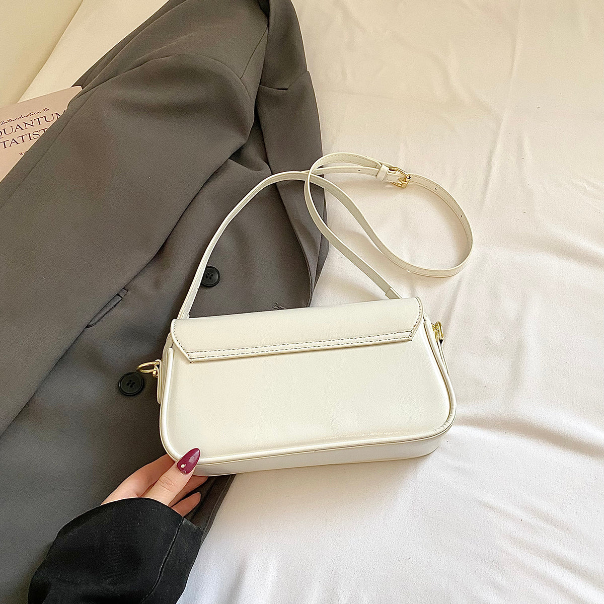 Modern Chic All-Season PU/Artificial Leather/Microfiber Leather Women's Handbags Other Bags | Color: Beige | Image 3