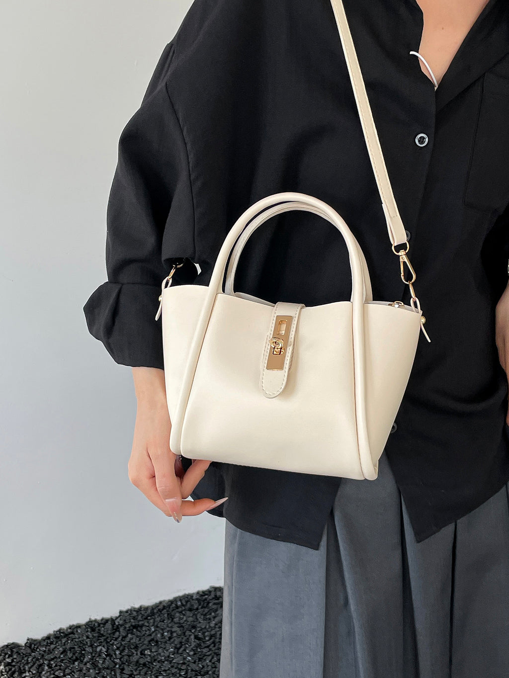Modern Chic All-Season PU/Artificial Leather/Microfiber Leather Women's Crossbody Bags Other Bags | Color: White | Image 3