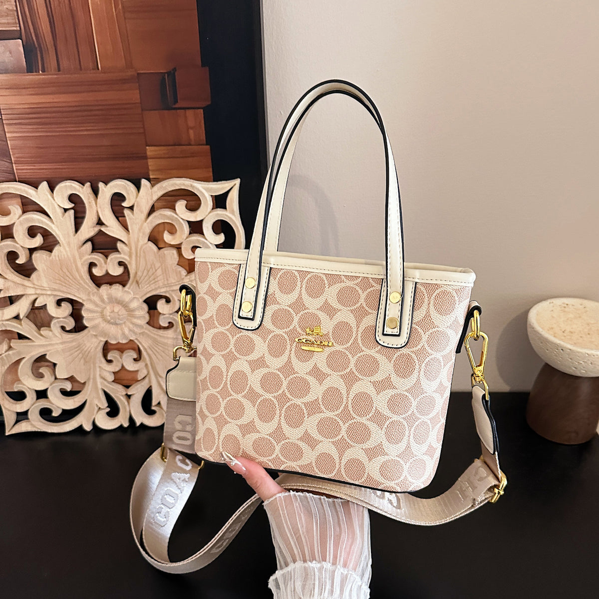 Modern Chic All-Season PU/Artificial Leather/Microfiber Leather Women's Crossbody Bags Other Bags | Color: White | Image 2