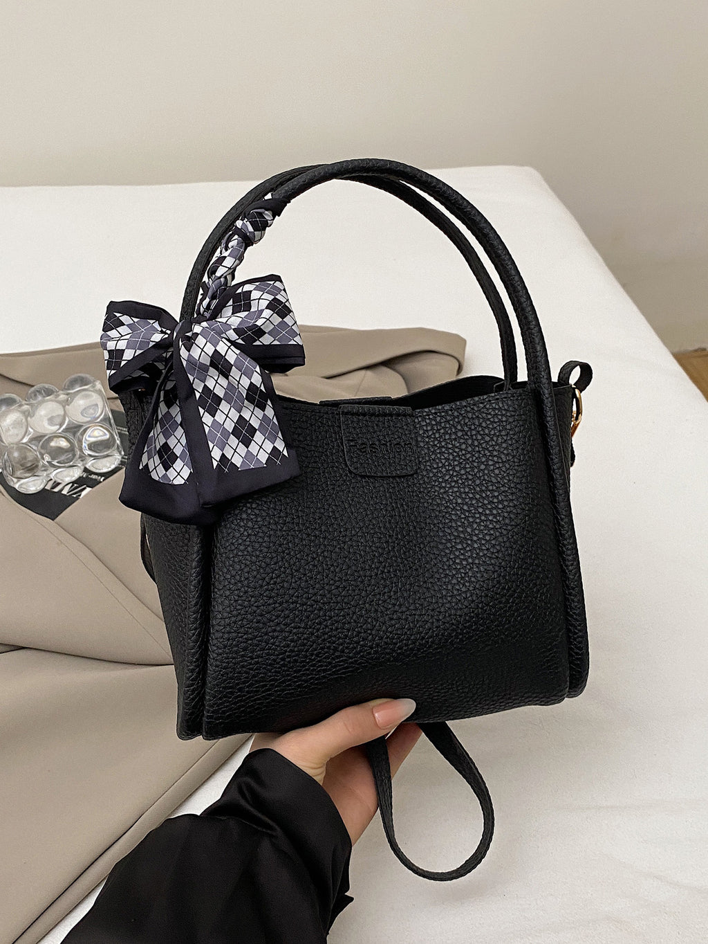 Modern Chic All-Season PU/Artificial Leather/Microfiber Leather Women's Handbags Other Bags | Color: Black | Image 1