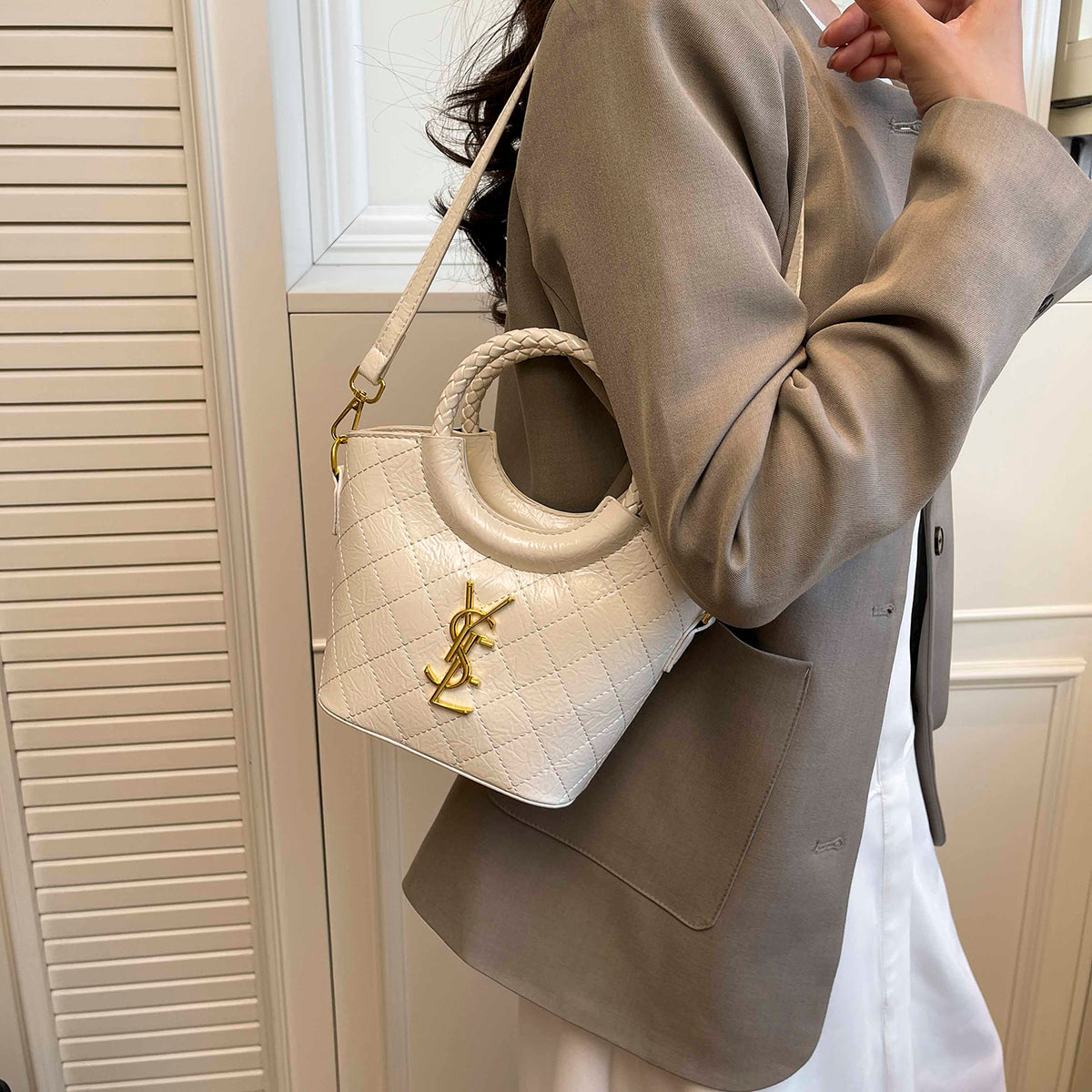 Modern Chic All-Season PU/Artificial Leather/Microfiber Leather, Cloth / Textile Women's Handbags Other Bags | Color: White | Image 2