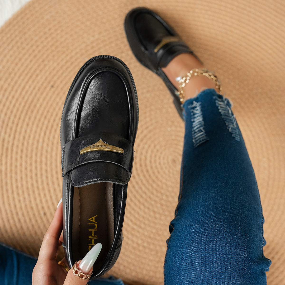 Modern Chic All-Season PU/Artificial Leather/Microfiber Leather Women's Flat Shoes | Color: Black | Image 3