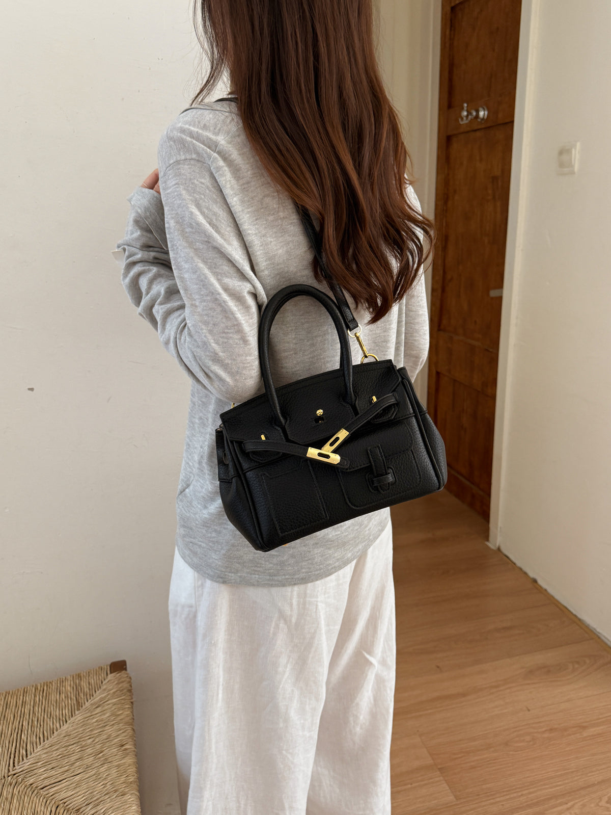 Modern Chic All-Season PU/Artificial Leather/Microfiber Leather Women's Crossbody Bags Other Bags | Color: Black | Image 1