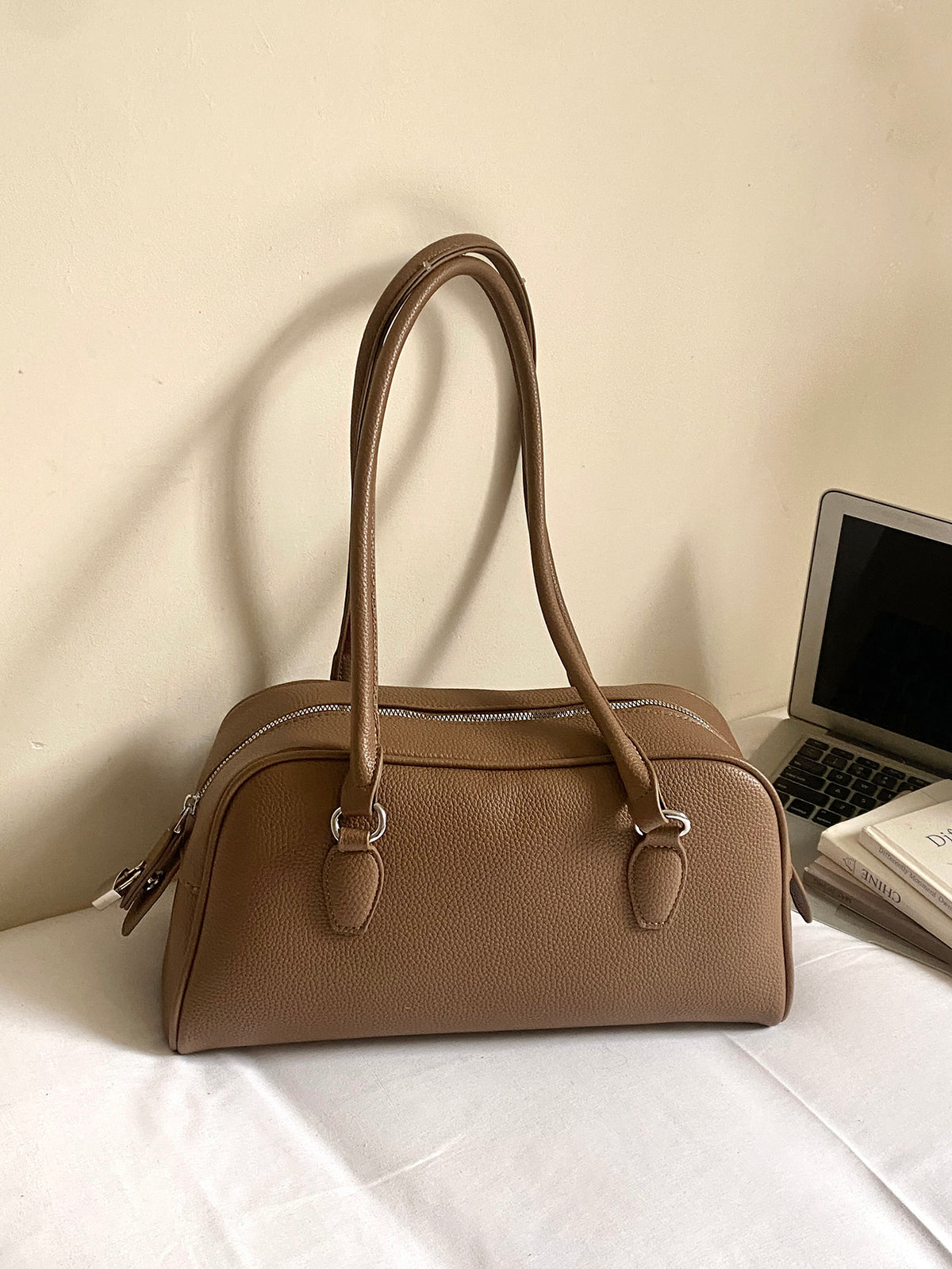 Modern Chic All-Season PU/Artificial Leather/Microfiber Leather Women's Shoulder Bags Underarm Bags | Color: Grey | Image 3